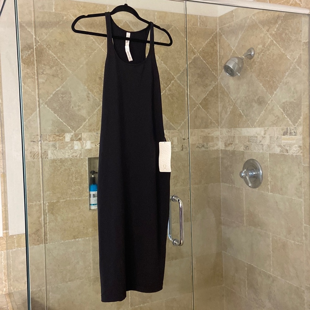 Lululemon size 8 midi black racer back dress